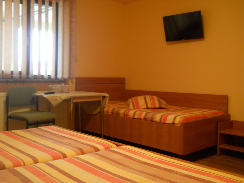 Pensiunea Cora Piteşti Habitación foto