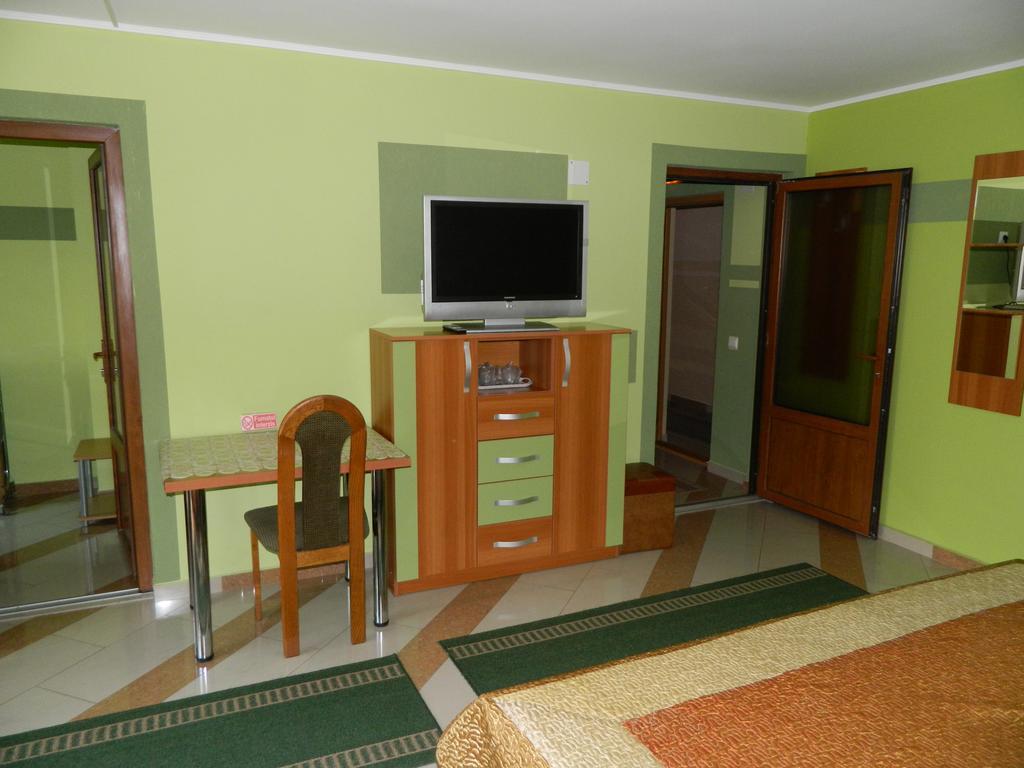 Pensiunea Cora Piteşti Exterior foto